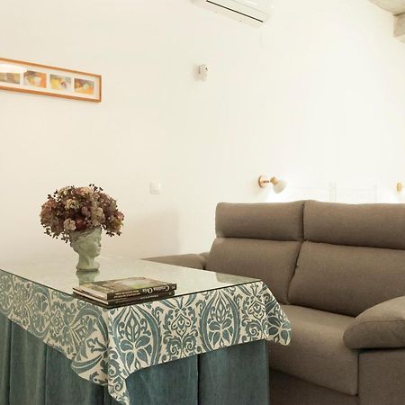 Apartamentos Rg Hospital Valme เซบีญา ภายนอก รูปภาพ