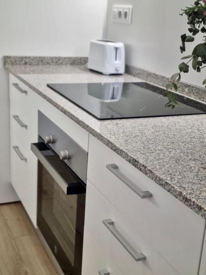 Apartamentos Rg Hospital Valme เซบีญา ภายนอก รูปภาพ