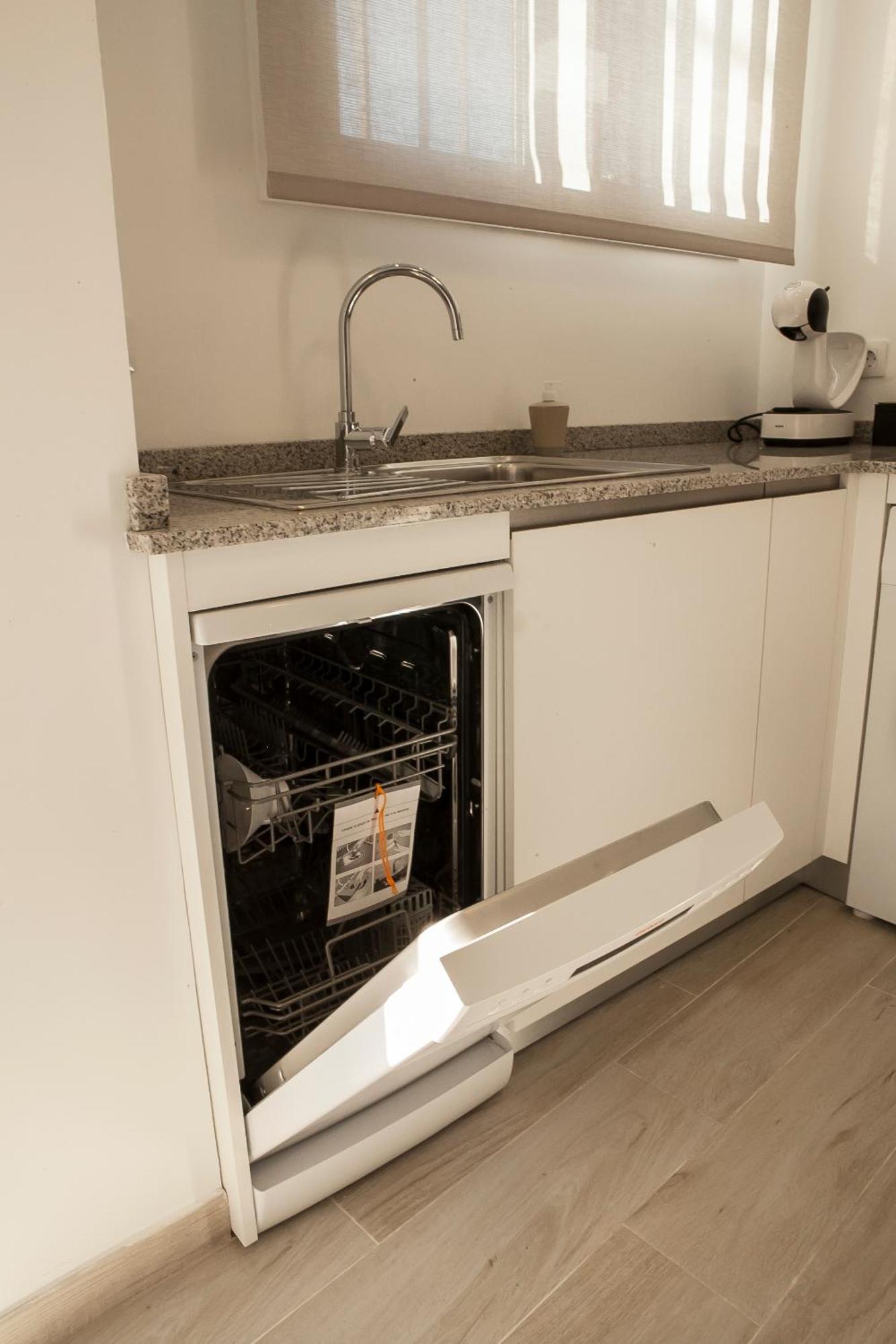 Apartamentos Rg Hospital Valme เซบีญา ภายนอก รูปภาพ