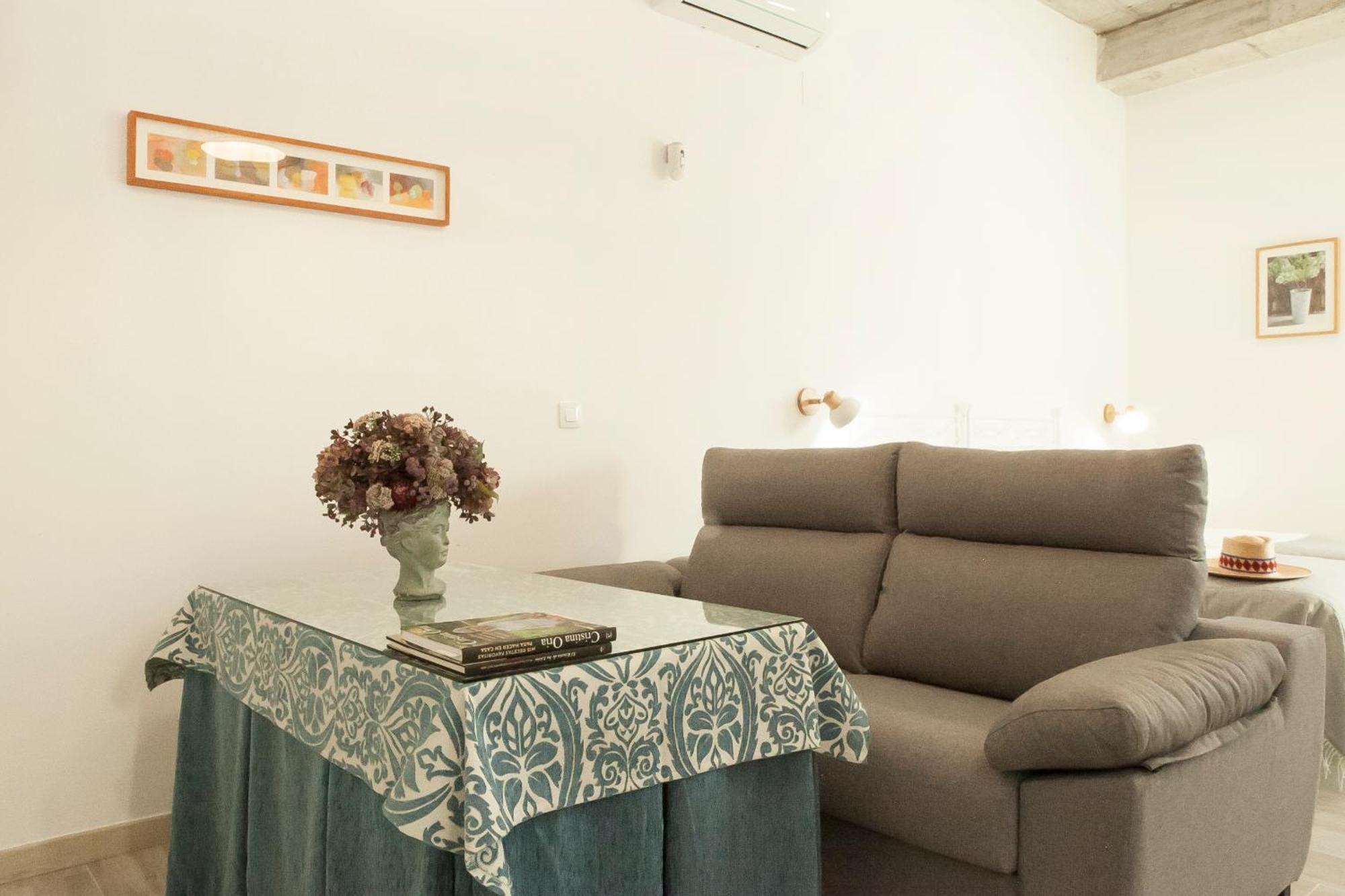 Apartamentos Rg Hospital Valme เซบีญา ภายนอก รูปภาพ