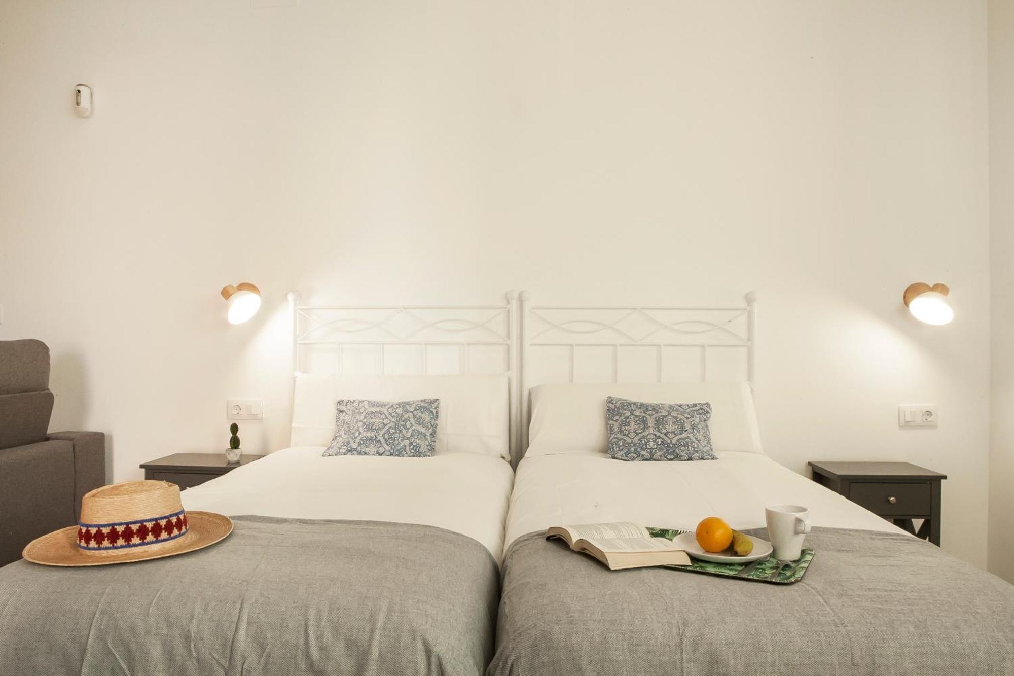 Apartamentos Rg Hospital Valme เซบีญา ภายนอก รูปภาพ