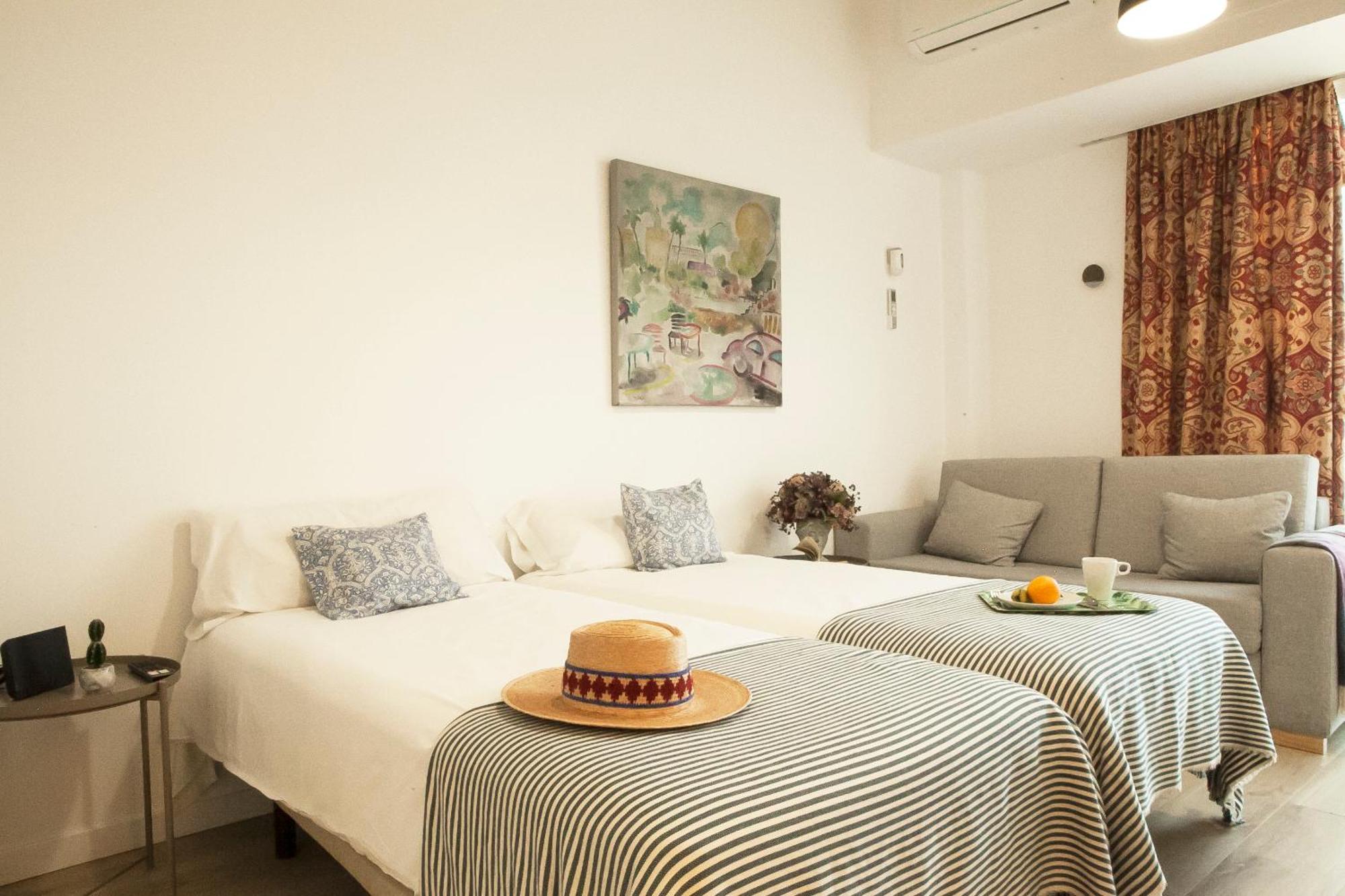 Apartamentos Rg Hospital Valme เซบีญา ภายนอก รูปภาพ