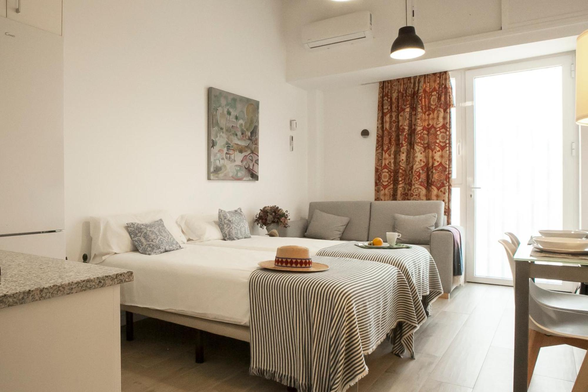 Apartamentos Rg Hospital Valme เซบีญา ภายนอก รูปภาพ