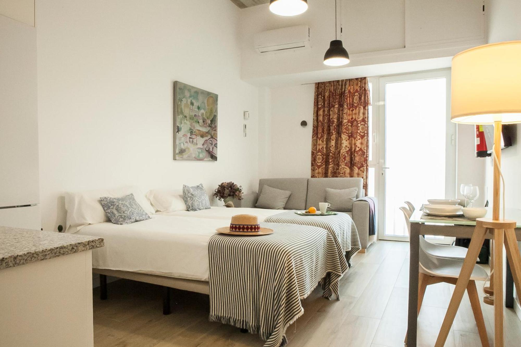 Apartamentos Rg Hospital Valme เซบีญา ภายนอก รูปภาพ